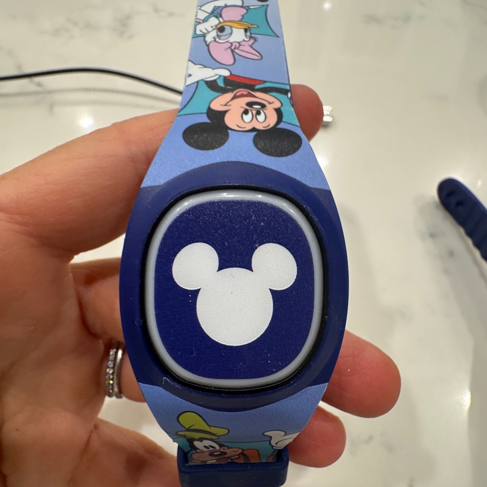 Disney Magic Band Plus with Iconic Characters